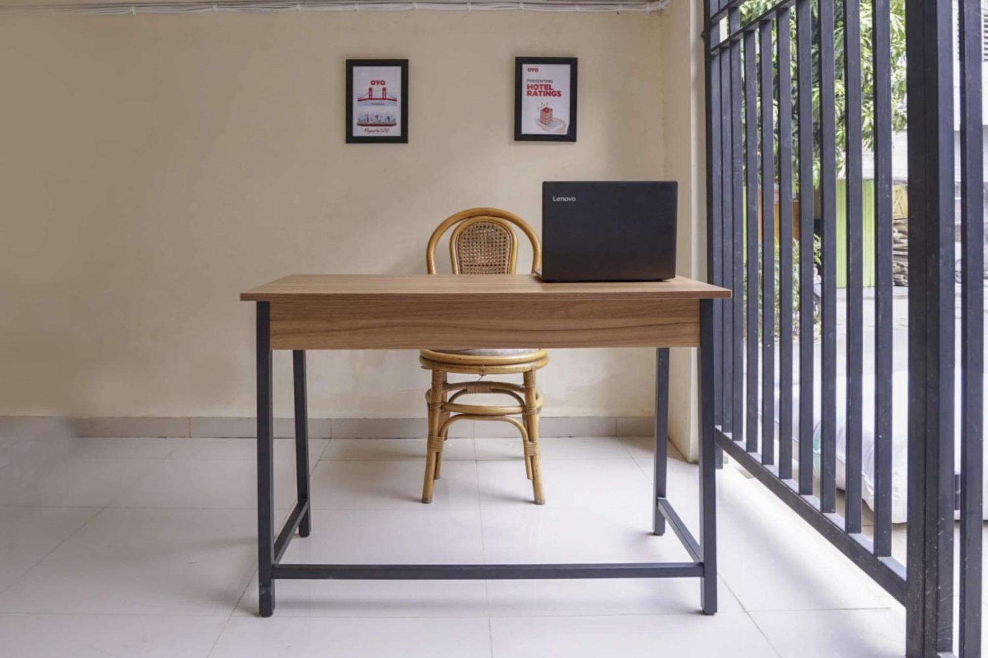 Oyo Life Afny Kost 1 Hotel ปาเลมบัง ภายนอก รูปภาพ