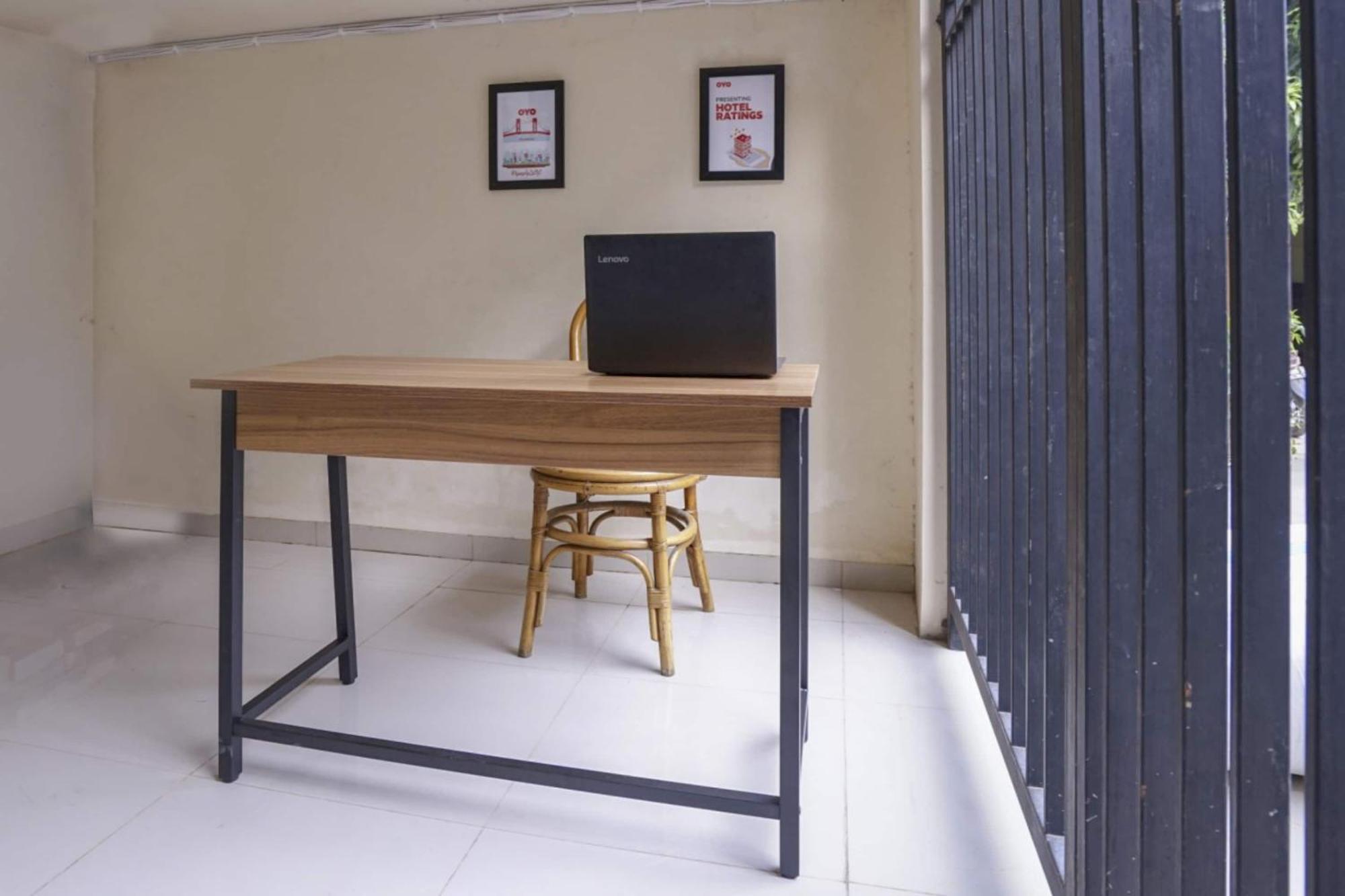Oyo Life Afny Kost 1 Hotel ปาเลมบัง ภายนอก รูปภาพ